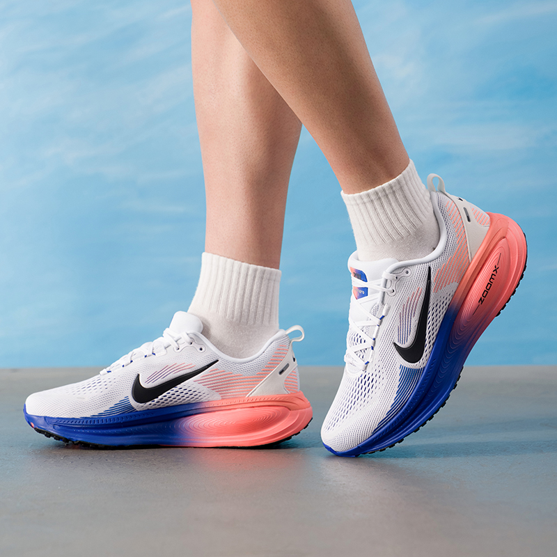 NIKE VOMERO 18 HM6803-114 Men' - đánh giá và giá Lightweight Road Running Shoes